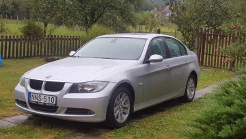 BMW 318 - E90