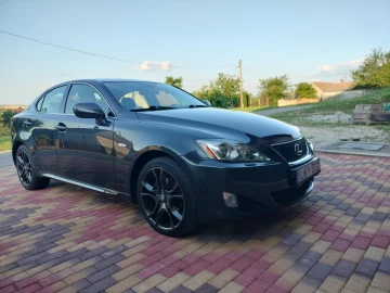 Lexus IS - 220d