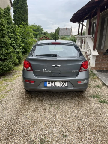 Chevrolet Cruze - LT+