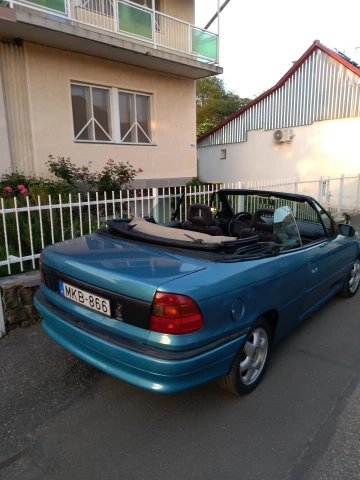 Opel Astra - F
