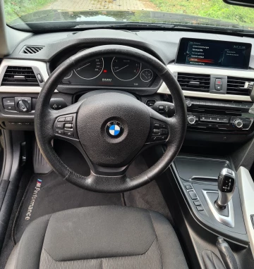 BMW 320 - magasan felszerelt
