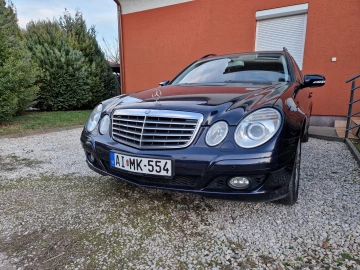Mercedes-Benz E 220 - Elegance